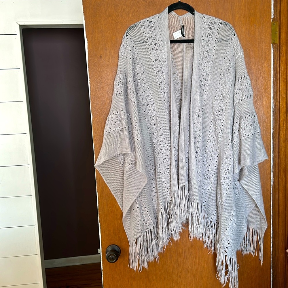 Women’s shawl